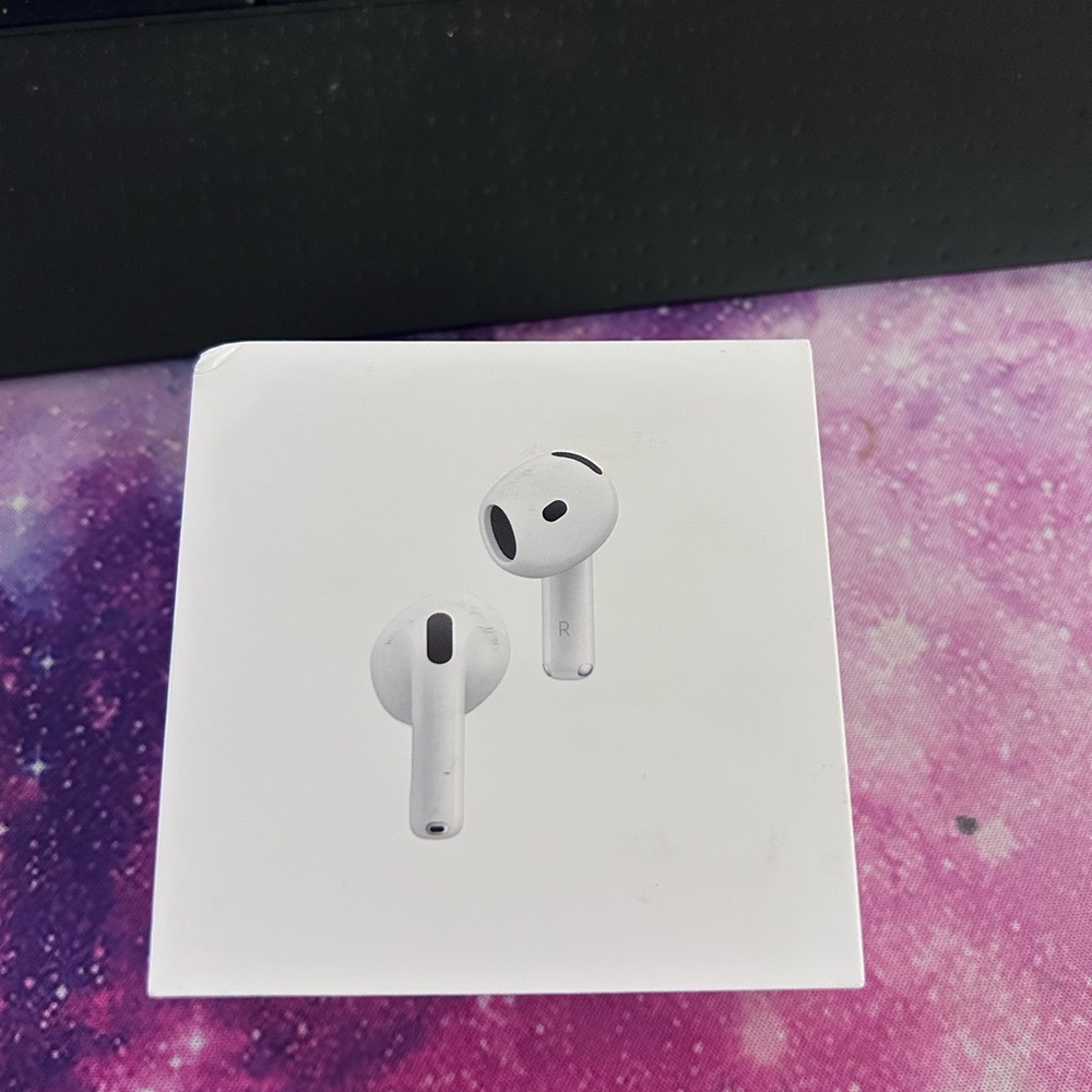 NEW IN BOX Apple AirPods 4